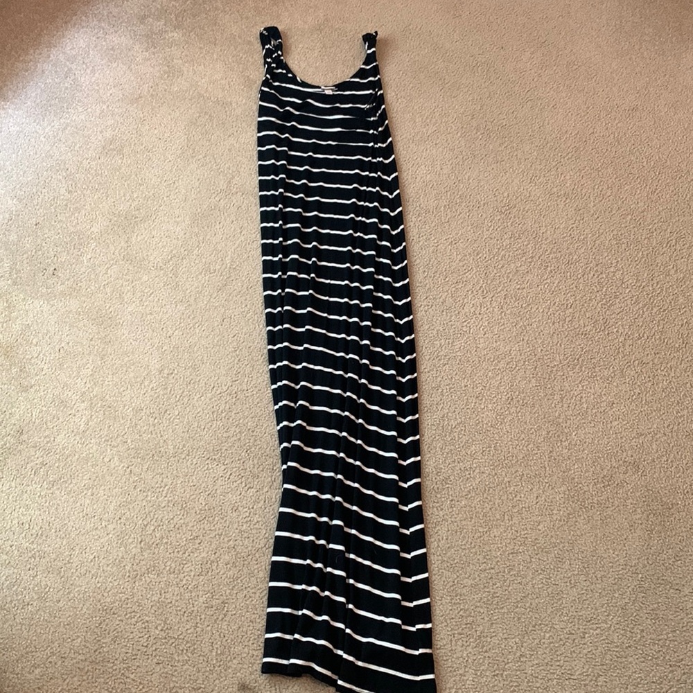 Black and white striped maxi dress, long, fits comfortably!